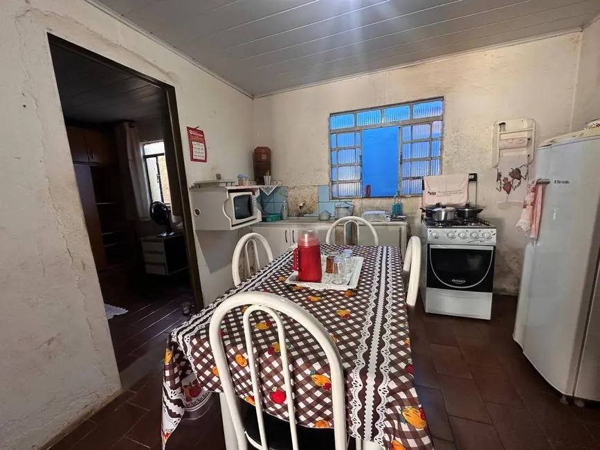 Foto 6 de Casa com 4 quartos à venda, 300m2 em Vila Jaiara, Anapolis - GO