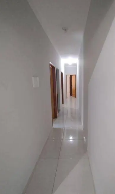 Casa com 3 quartos à venda, 150m2 em Residencial Araguaia, Anapolis - GO - imagem 5 Foto 5 de Casa com 3 quartos à venda, 150m2 em Residencial Araguaia, Anapolis - GO