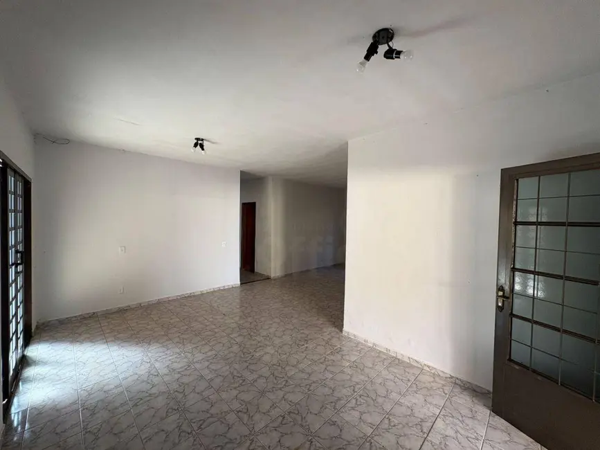 Foto 7 de Casa com 3 quartos à venda, 360m2 em Anápolis City, Anapolis - GO