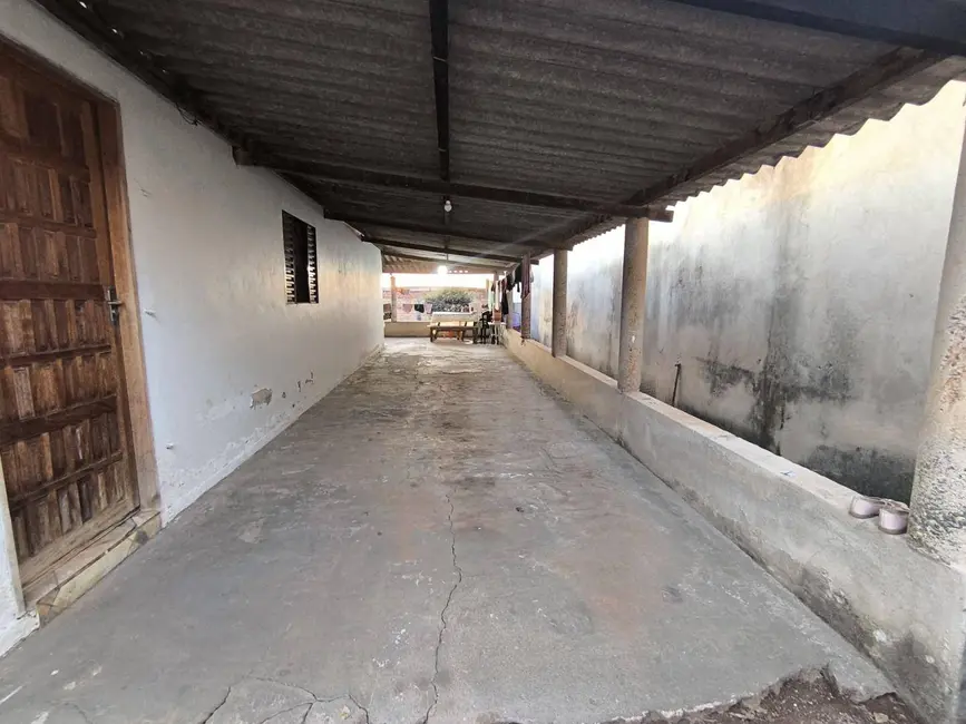 Casa com 2 quartos à venda, 360m2 em Santo Antônio, Anapolis - GO - imagem 2 Foto 2 de Casa com 2 quartos à venda, 360m2 em Santo Antônio, Anapolis - GO