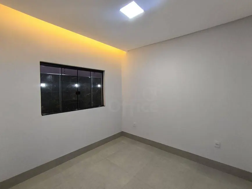 Casa com 3 quartos à venda, 200m2 em Anapolis - GO - imagem 2 Foto 2 de Casa com 3 quartos à venda, 200m2 em Anapolis - GO