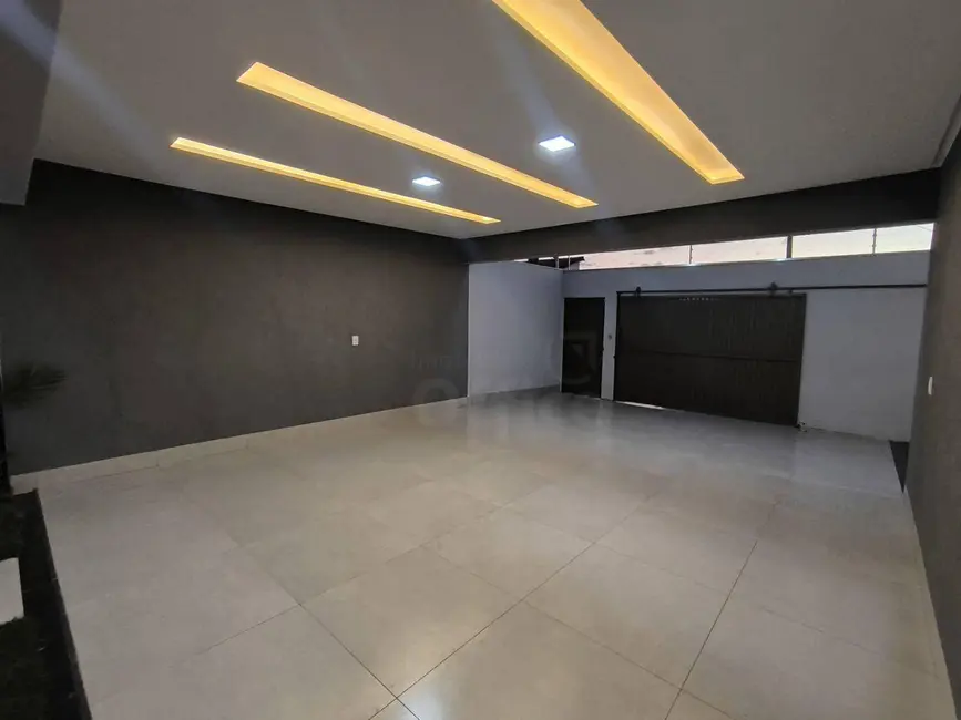 Casa com 3 quartos à venda, 200m2 em Anapolis - GO - imagem 8 Foto 8 de Casa com 3 quartos à venda, 200m2 em Anapolis - GO