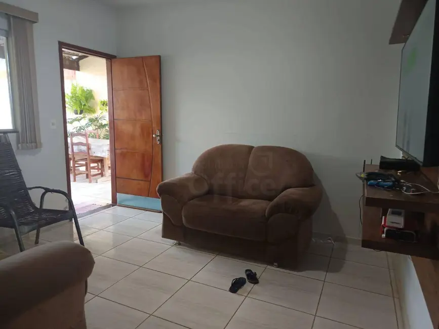 Casa com 3 quartos à venda, 300m2 em Residencial Geovanni Braga, Anapolis - GO - imagem 3 Foto 3 de Casa com 3 quartos à venda, 300m2 em Residencial Geovanni Braga, Anapolis - GO