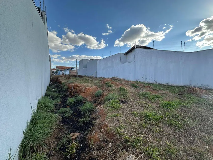 Foto 3 de Terreno / Lote à venda, 200m2 em Loteamento Residencial Verona, Anapolis - GO