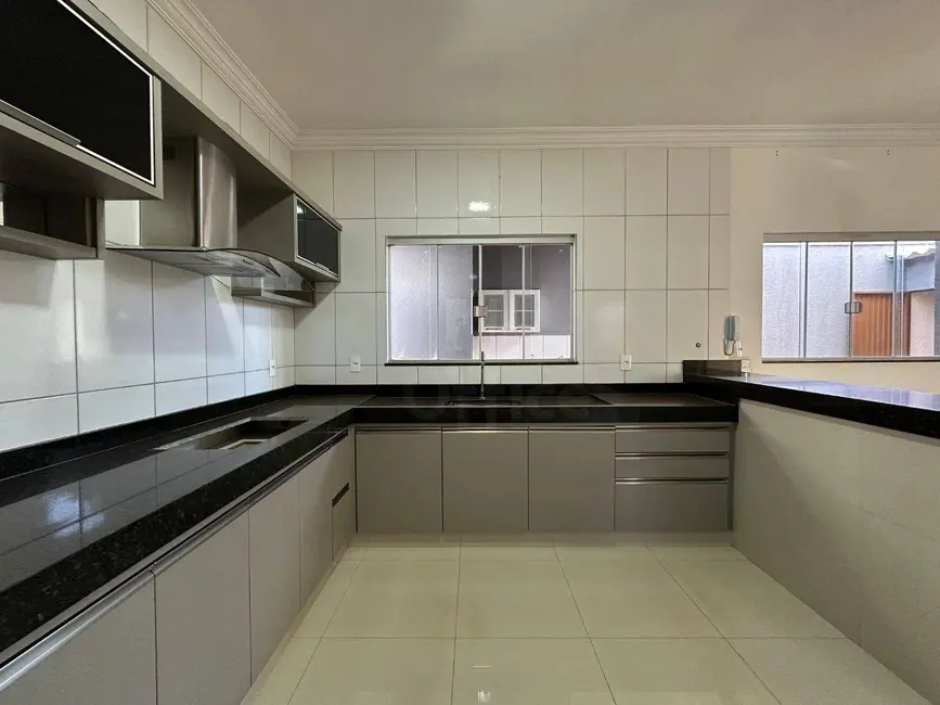 Casa com 3 quartos à venda, 200m2 em Setor Lago dos Buritis, Anapolis - GO - imagem 6 Foto 6 de Casa com 3 quartos à venda, 200m2 em Setor Lago dos Buritis, Anapolis - GO