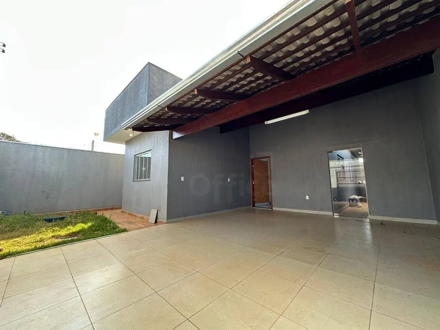 Casa com 3 quartos à venda, 200m2 em Setor Lago dos Buritis, Anapolis - GO - imagem 1 Foto 1 de Casa com 3 quartos à venda, 200m2 em Setor Lago dos Buritis, Anapolis - GO