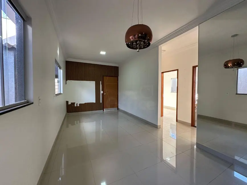 Casa com 3 quartos à venda, 200m2 em Setor Lago dos Buritis, Anapolis - GO - imagem 3 Foto 3 de Casa com 3 quartos à venda, 200m2 em Setor Lago dos Buritis, Anapolis - GO