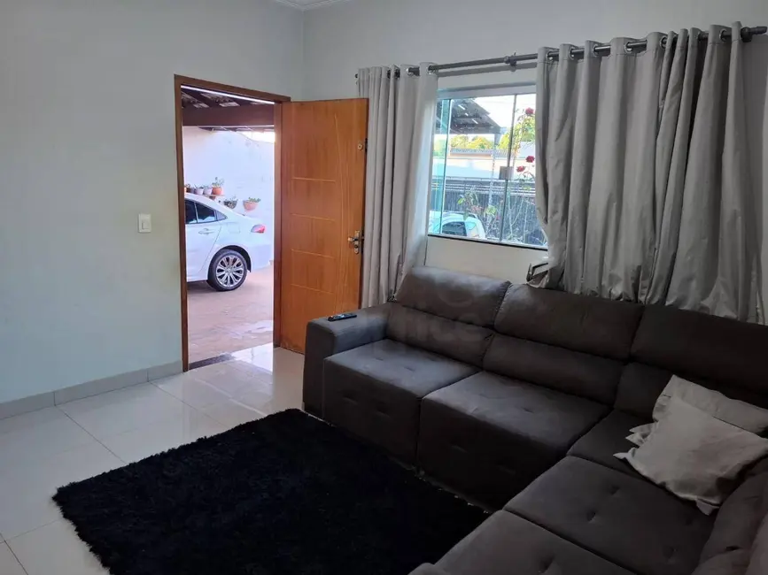 Foto 3 de Casa com 3 quartos à venda, 300m2 em Parque dos Pirineus, Anapolis - GO