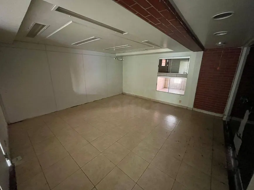 Sobrado à venda, 350m2 em Setor Central, Anapolis - GO - imagem 3 Foto 3 de Sobrado à venda, 350m2 em Setor Central, Anapolis - GO