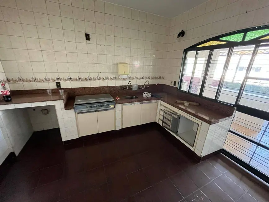 Sobrado à venda, 350m2 em Setor Central, Anapolis - GO - imagem 9 Foto 9 de Sobrado à venda, 350m2 em Setor Central, Anapolis - GO