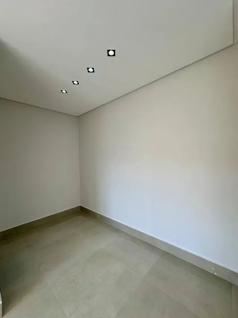 Casa com 3 quartos à venda, 300m2 em Setor Lago dos Buritis, Anapolis - GO - imagem 7 Foto 7 de Casa com 3 quartos à venda, 300m2 em Setor Lago dos Buritis, Anapolis - GO