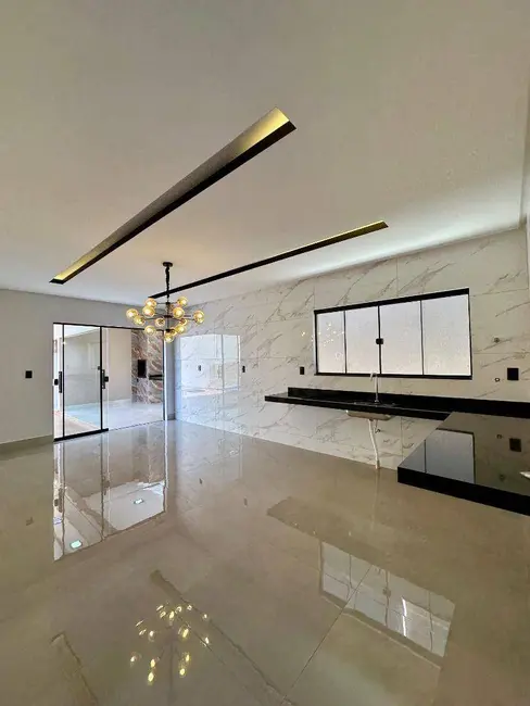 Casa com 3 quartos à venda, 300m2 em Setor Lago dos Buritis, Anapolis - GO - imagem 4 Foto 4 de Casa com 3 quartos à venda, 300m2 em Setor Lago dos Buritis, Anapolis - GO