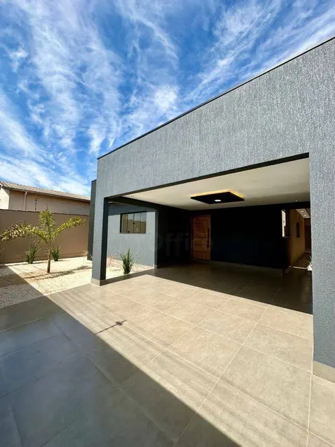 Casa com 3 quartos à venda, 300m2 em Setor Lago dos Buritis, Anapolis - GO - imagem 2 Foto 2 de Casa com 3 quartos à venda, 300m2 em Setor Lago dos Buritis, Anapolis - GO