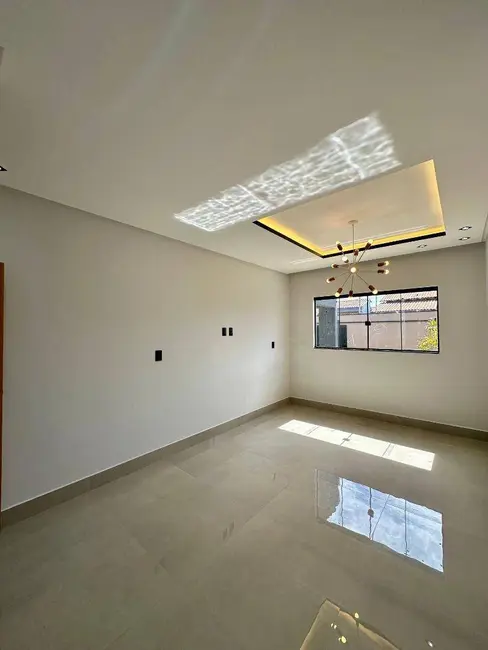 Casa com 3 quartos à venda, 300m2 em Setor Lago dos Buritis, Anapolis - GO - imagem 6 Foto 6 de Casa com 3 quartos à venda, 300m2 em Setor Lago dos Buritis, Anapolis - GO