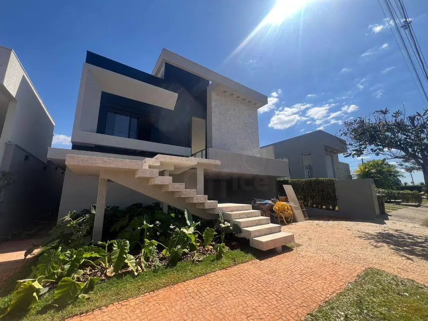 Sobrado com 4 quartos à venda, 380m2 em Condomínio Terras Alpha Anápolis, Anapolis - GO - imagem 2 Foto 2 de Sobrado com 4 quartos à venda, 380m2 em Condomínio Terras Alpha Anápolis, Anapolis - GO