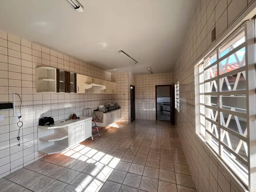 Foto 9 de Casa de Condomínio com 4 quartos para alugar, 500m2 em Alvorada, Anapolis - GO