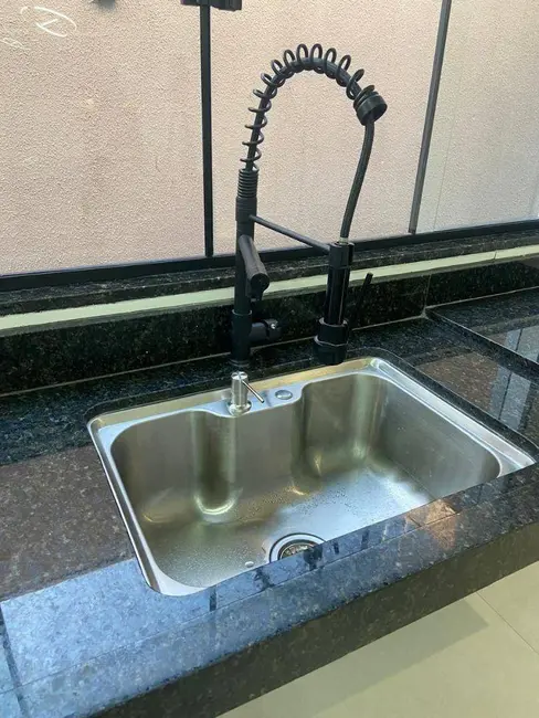 Casa com 3 quartos à venda, 300m2 em Anapolis - GO - imagem 9 Foto 9 de Casa com 3 quartos à venda, 300m2 em Anapolis - GO