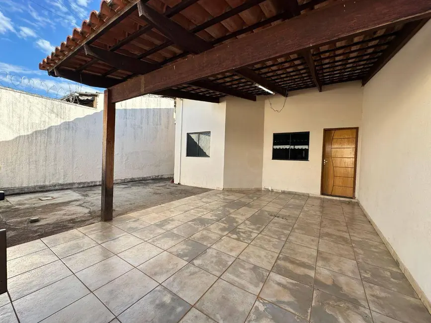 Casa com 3 quartos à venda, 200m2 em Parque Brasília 2ª Etapa, Anapolis - GO - imagem 1 Foto 1 de Casa com 3 quartos à venda, 200m2 em Parque Brasília 2ª Etapa, Anapolis - GO