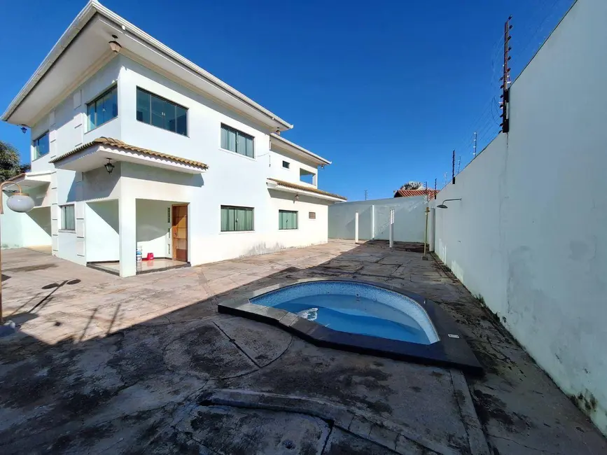 Foto 1 de Sobrado com 4 quartos à venda, 485m2 em Anápolis City, Anapolis - GO