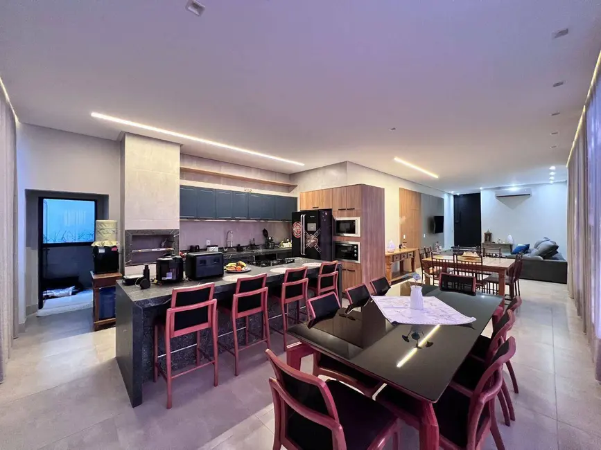 Foto 1 de Casa de Condomínio com 3 quartos à venda, 360m2 em Anapolis - GO