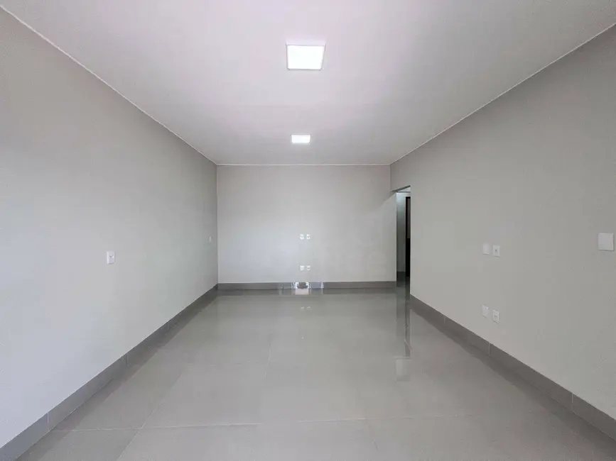 Casa com 3 quartos à venda, 200m2 em Jardim Itália, Anapolis - GO - imagem 4 Foto 4 de Casa com 3 quartos à venda, 200m2 em Jardim Itália, Anapolis - GO