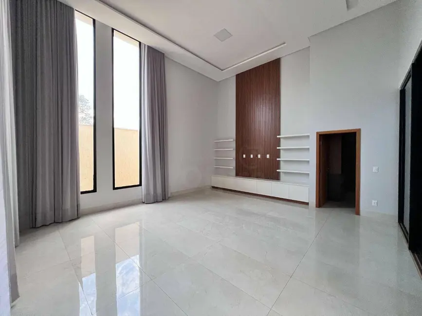 Foto 2 de Casa de Condomínio com 3 quartos à venda, 360m2 em Anapolis - GO