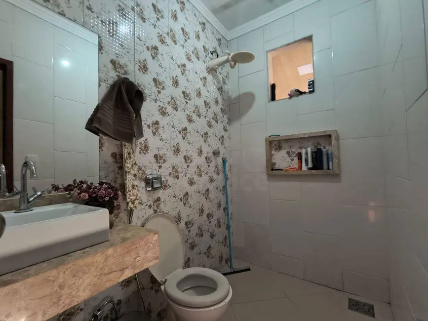 Casa com 3 quartos à venda, 234m2 em Vila Fabril, Anapolis - GO - imagem 4 Foto 4 de Casa com 3 quartos à venda, 234m2 em Vila Fabril, Anapolis - GO