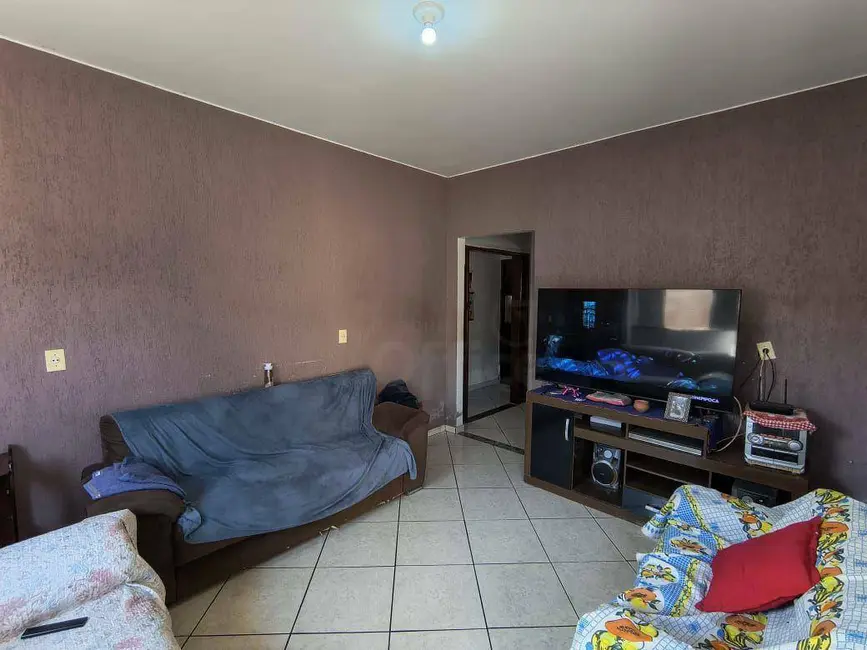 Foto 3 de Casa com 3 quartos à venda, 300m2 em Anapolis - GO