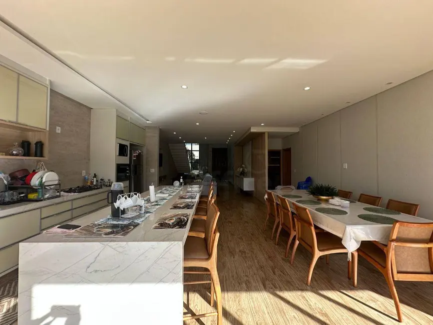 Sobrado com 3 quartos à venda, 367m2 em Condomínio Terras Alpha Anápolis, Anapolis - GO - imagem 6 Foto 6 de Sobrado com 3 quartos à venda, 367m2 em Condomínio Terras Alpha Anápolis, Anapolis - GO