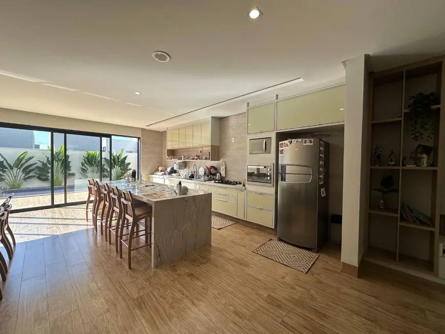 Sobrado com 3 quartos à venda, 367m2 em Condomínio Terras Alpha Anápolis, Anapolis - GO - imagem 9 Foto 9 de Sobrado com 3 quartos à venda, 367m2 em Condomínio Terras Alpha Anápolis, Anapolis - GO