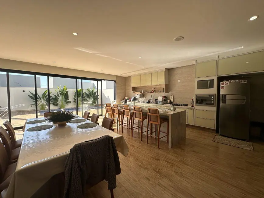 Sobrado com 3 quartos à venda, 367m2 em Condomínio Terras Alpha Anápolis, Anapolis - GO - imagem 4 Foto 4 de Sobrado com 3 quartos à venda, 367m2 em Condomínio Terras Alpha Anápolis, Anapolis - GO