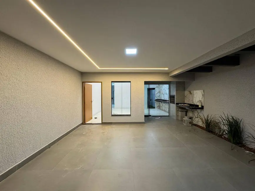 Foto 2 de Casa com 3 quartos à venda, 150m2 em Anapolis - GO