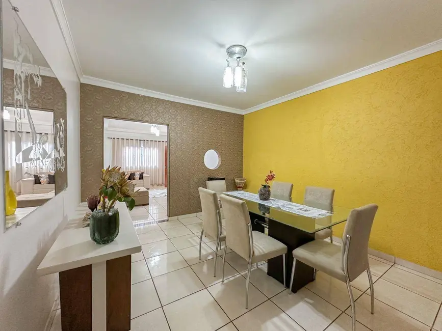 Casa com 3 quartos à venda, 300m2 em Parque São Jerônimo, Anapolis - GO - imagem 5 Foto 5 de Casa com 3 quartos à venda, 300m2 em Parque São Jerônimo, Anapolis - GO