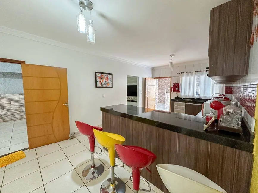 Casa com 3 quartos à venda, 300m2 em Parque São Jerônimo, Anapolis - GO - imagem 8 Foto 8 de Casa com 3 quartos à venda, 300m2 em Parque São Jerônimo, Anapolis - GO