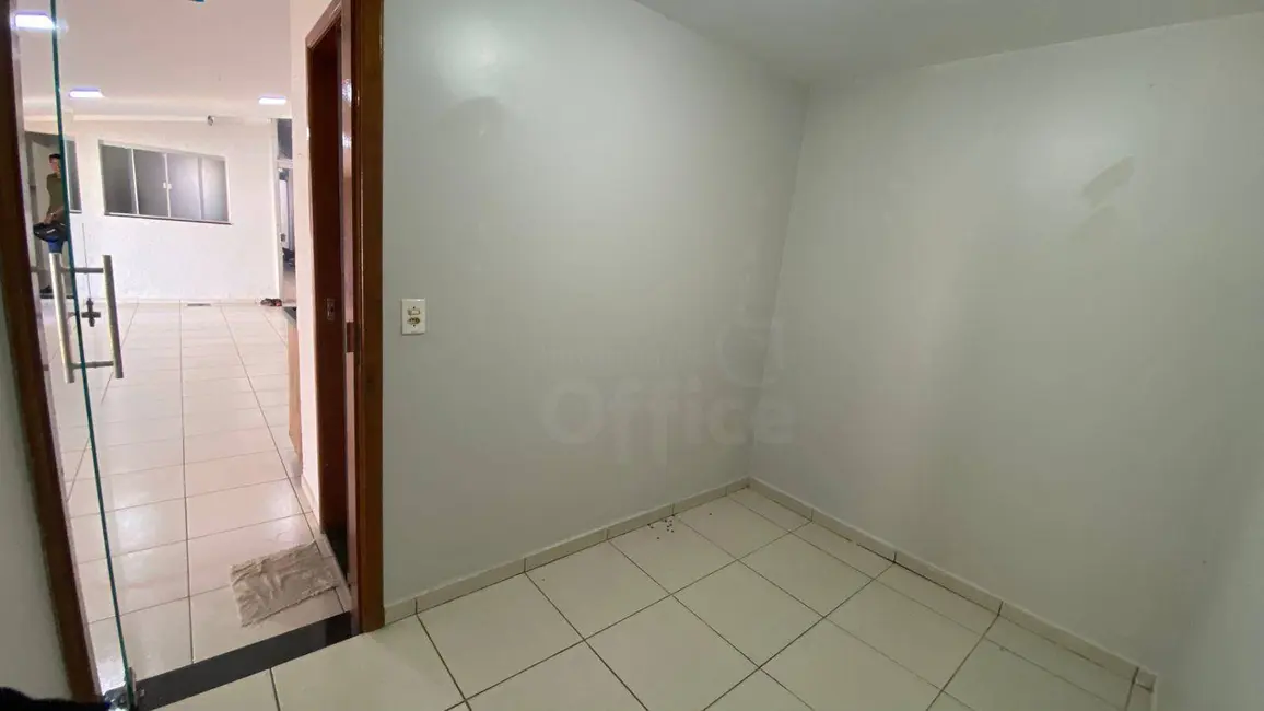 Casa com 3 quartos à venda, 300m2 em Parque Brasília, Anapolis - GO - imagem 9 Foto 9 de Casa com 3 quartos à venda, 300m2 em Parque Brasília, Anapolis - GO