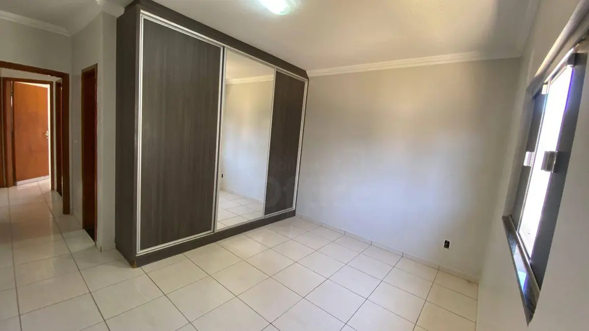 Casa com 3 quartos à venda, 300m2 em Parque Brasília, Anapolis - GO - imagem 2 Foto 2 de Casa com 3 quartos à venda, 300m2 em Parque Brasília, Anapolis - GO