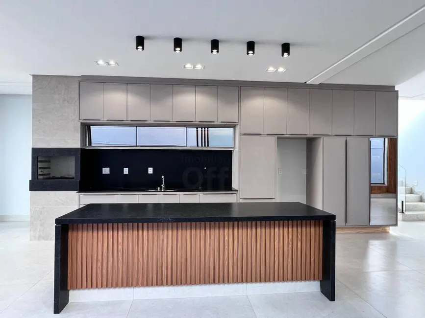 Foto 8 de Sobrado com 4 quartos à venda, 433m2 em Anapolis - GO