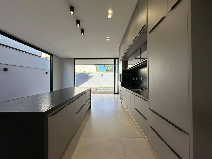 Foto 9 de Sobrado com 4 quartos à venda, 433m2 em Anapolis - GO