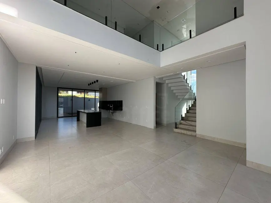 Foto 4 de Sobrado com 4 quartos à venda, 433m2 em Anapolis - GO