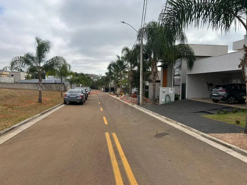 Foto 1 de Terreno / Lote à venda, 360m2 em Anapolis - GO