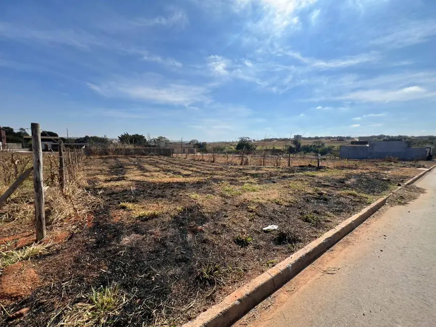 Foto 3 de Terreno / Lote à venda, 420m2 em Anapolis - GO