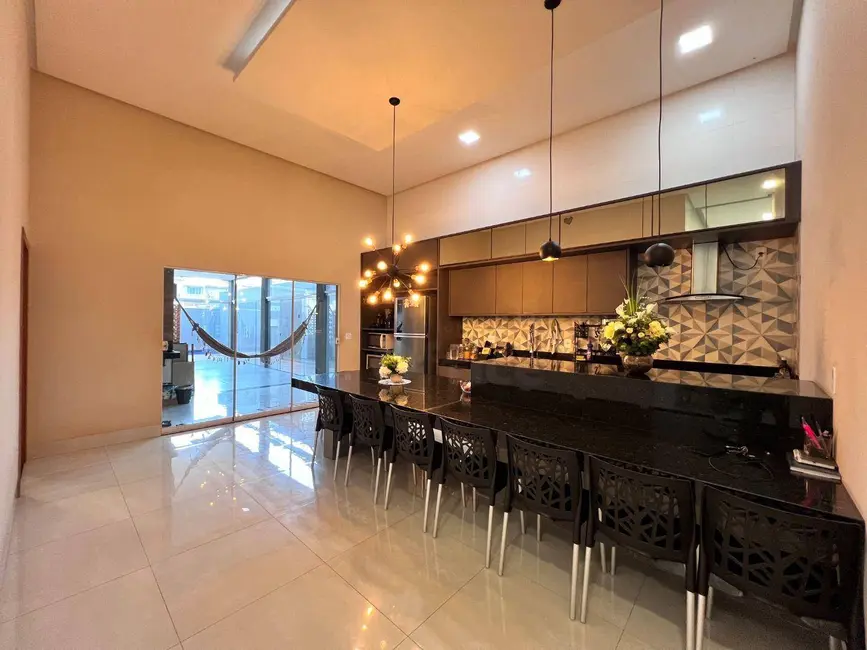 Foto 3 de Casa de Condomínio com 3 quartos à venda, 420m2 em Condomínio Residencial Grand Trianon, Anapolis - GO