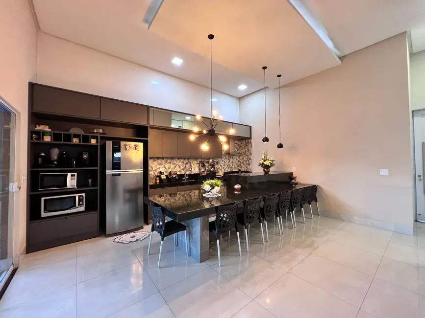 Foto 4 de Casa de Condomínio com 3 quartos à venda, 420m2 em Condomínio Residencial Grand Trianon, Anapolis - GO