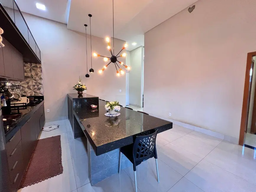 Foto 7 de Casa de Condomínio com 3 quartos à venda, 420m2 em Condomínio Residencial Grand Trianon, Anapolis - GO