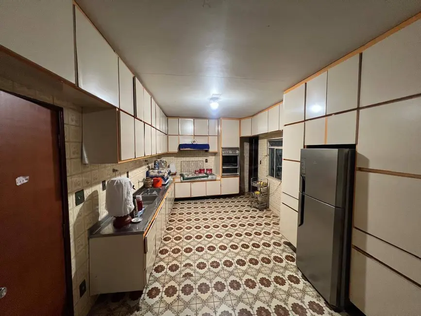 Foto 1 de Sobrado com 6 quartos à venda, 600m2 em Anapolis - GO