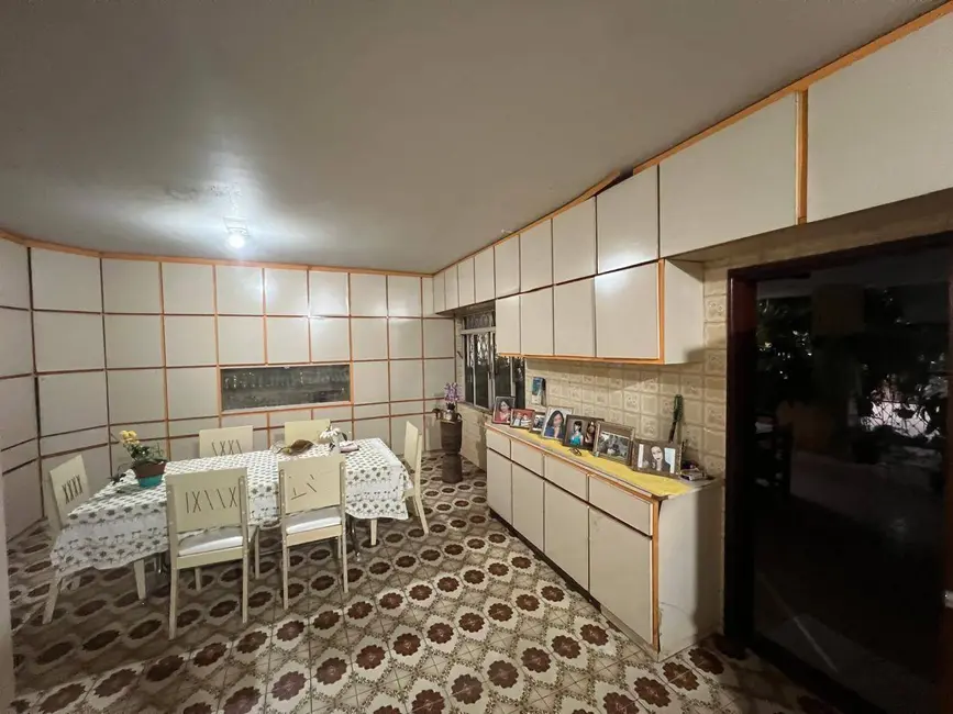 Sobrado com 6 quartos à venda, 600m2 em Anapolis - GO - imagem 3 Foto 3 de Sobrado com 6 quartos à venda, 600m2 em Anapolis - GO