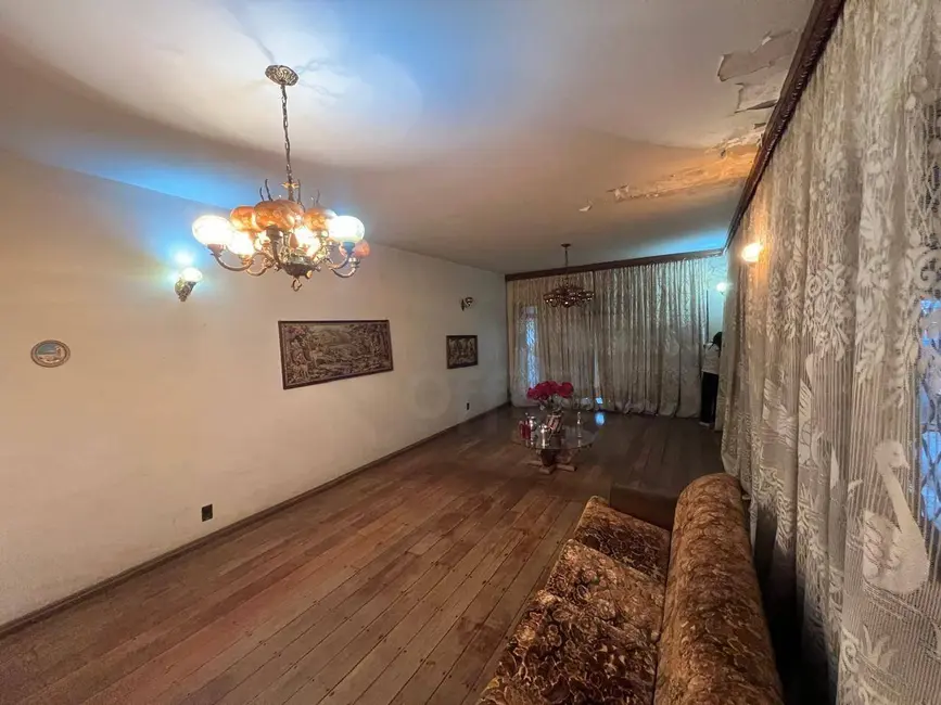 Sobrado com 6 quartos à venda, 600m2 em Anapolis - GO - imagem 8 Foto 8 de Sobrado com 6 quartos à venda, 600m2 em Anapolis - GO