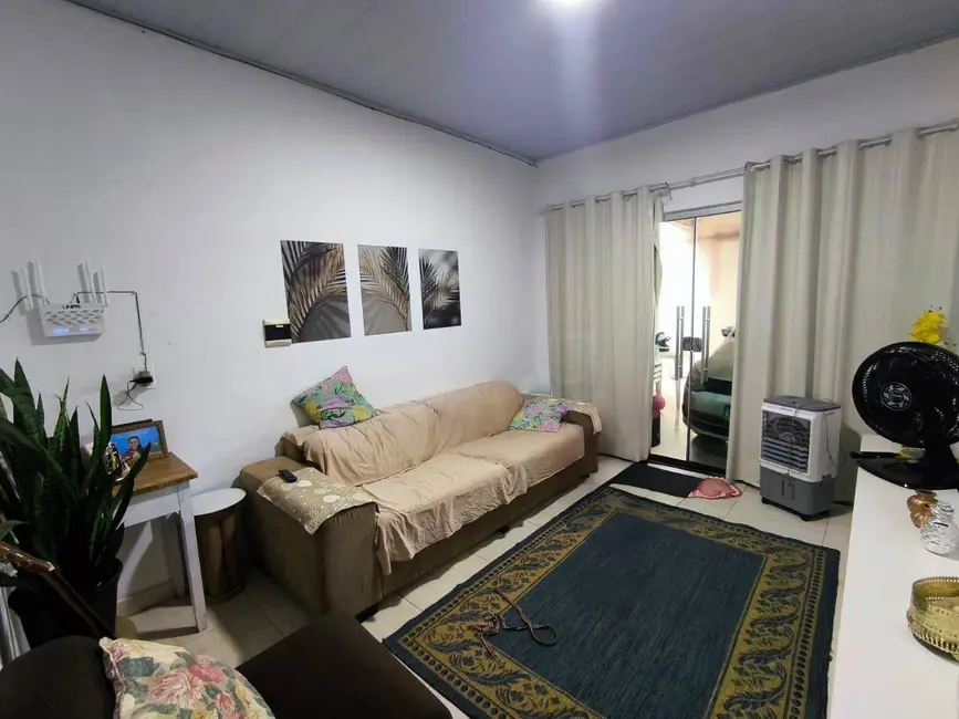 Casa com 3 quartos à venda, 200m2 em Jardim Itália, Anapolis - GO - imagem 3 Foto 3 de Casa com 3 quartos à venda, 200m2 em Jardim Itália, Anapolis - GO