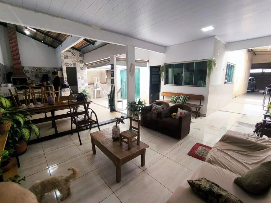 Casa com 3 quartos à venda, 200m2 em Jardim Itália, Anapolis - GO - imagem 8 Foto 8 de Casa com 3 quartos à venda, 200m2 em Jardim Itália, Anapolis - GO