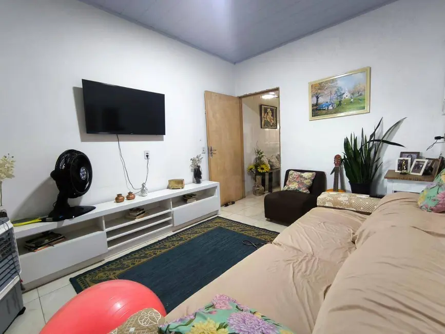 Casa com 3 quartos à venda, 200m2 em Jardim Itália, Anapolis - GO - imagem 4 Foto 4 de Casa com 3 quartos à venda, 200m2 em Jardim Itália, Anapolis - GO